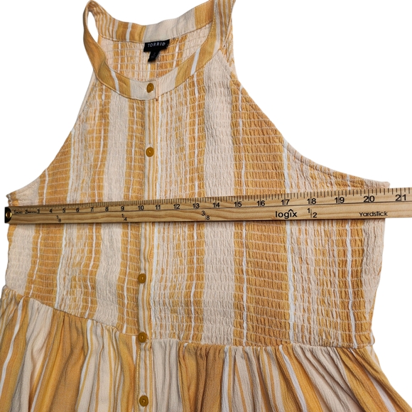 Torrid Yellow and Cream Sleeveless Button-Down Top - Picture 8 of 12